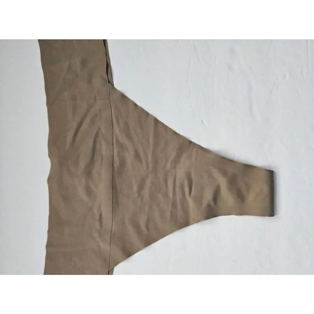 Skims slub thong panty Nwt‎